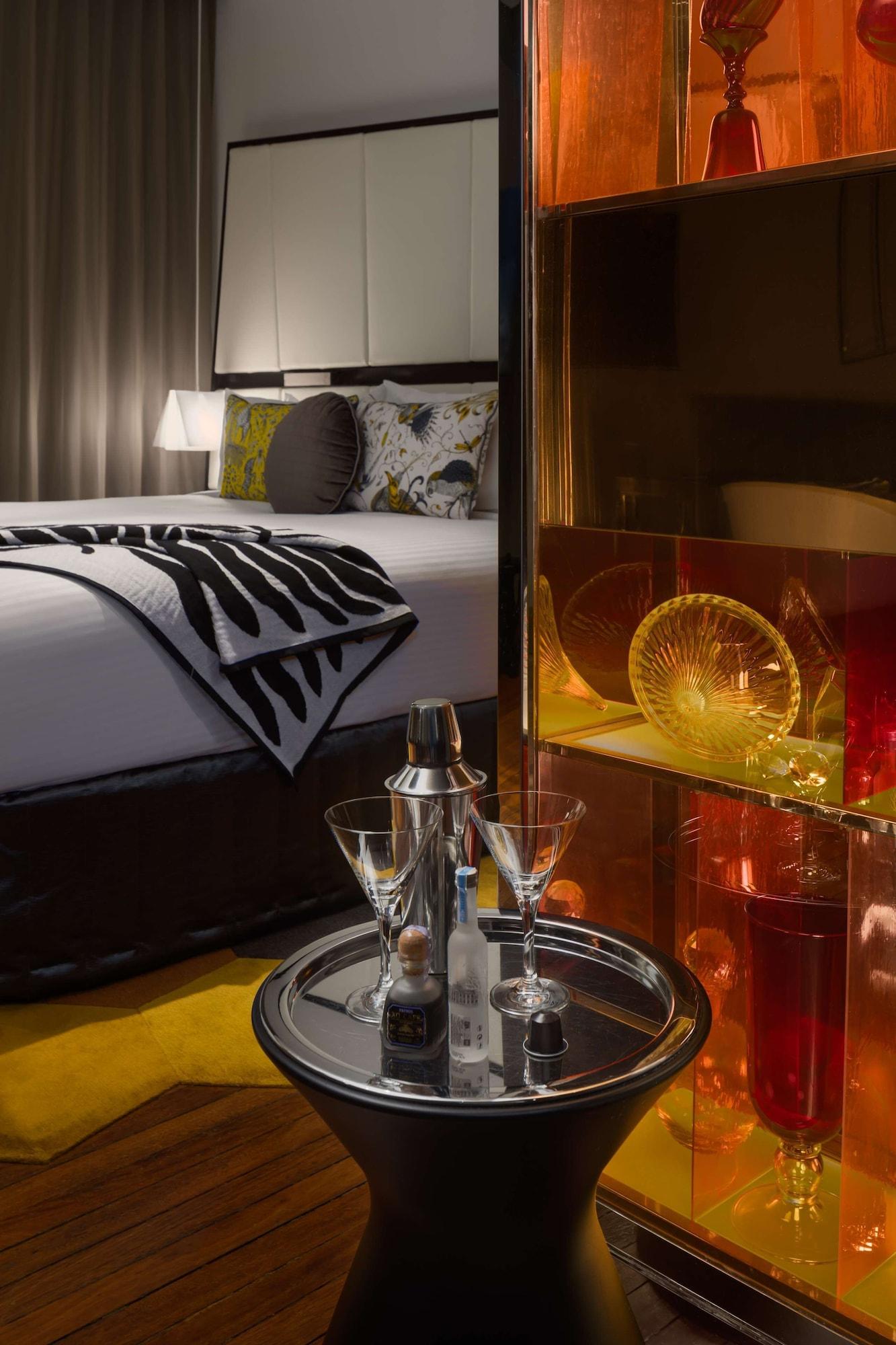 Qt 시드니 외부 사진 A suite at the Mandarin Oriental, Hong Kong