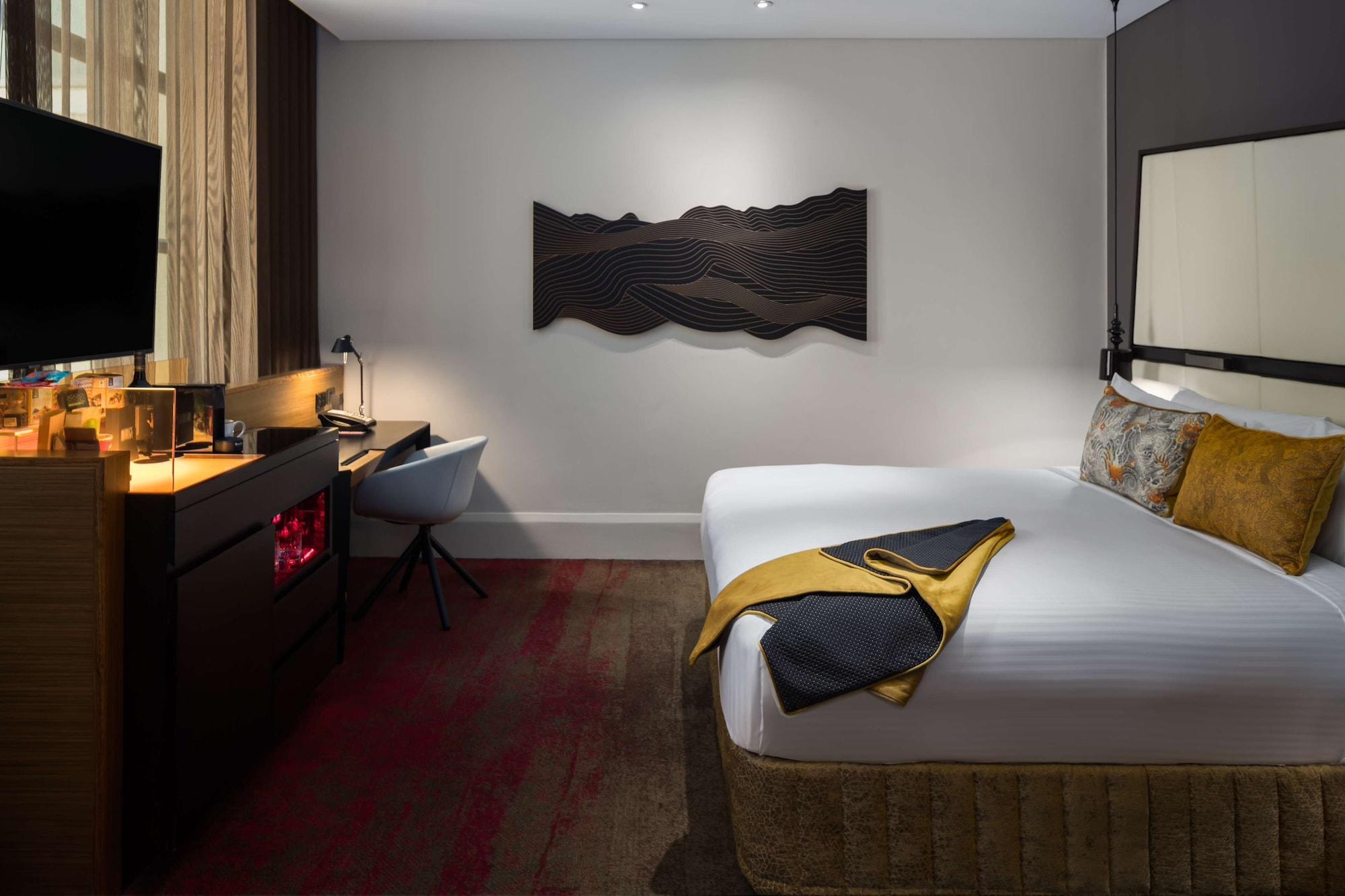 Qt 시드니 외부 사진 A guest room at the hotel