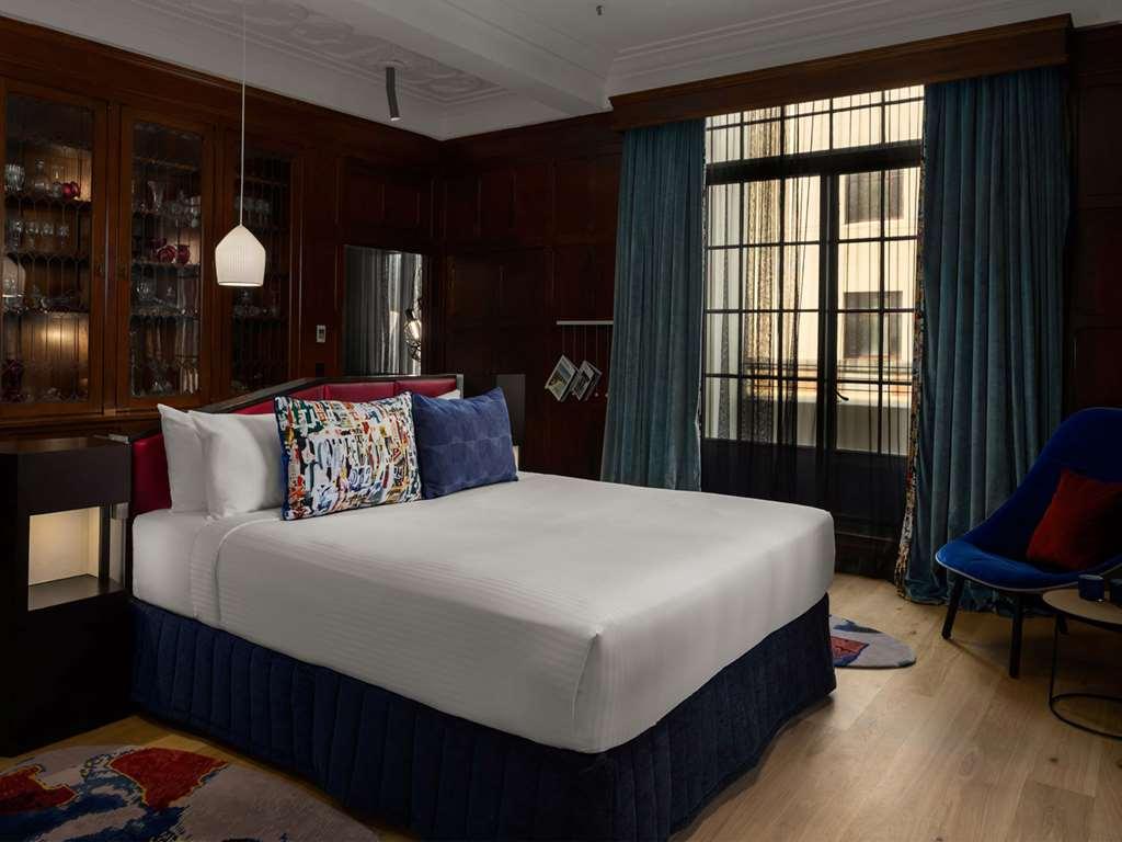 Qt 시드니 객실 사진 A bedroom at the hotel