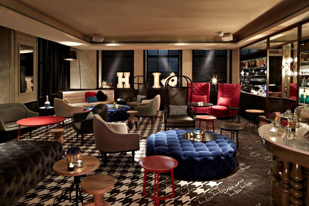 Qt 시드니 레스토랑 사진 The Living Room