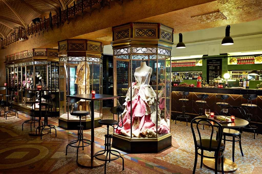 Qt 시드니 레스토랑 사진 The interior of the restaurant